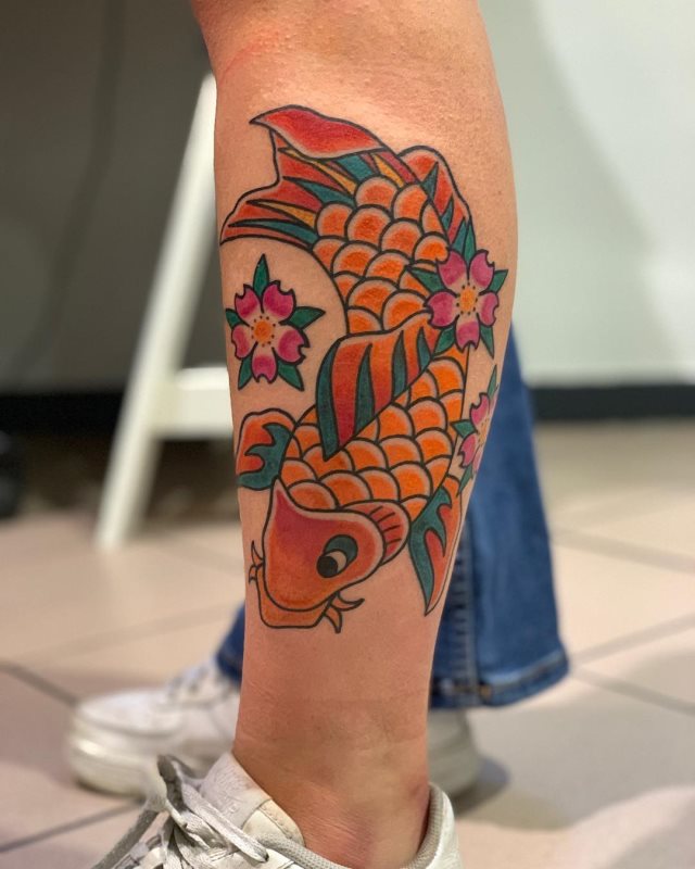 tattoo femenino de carpa 56