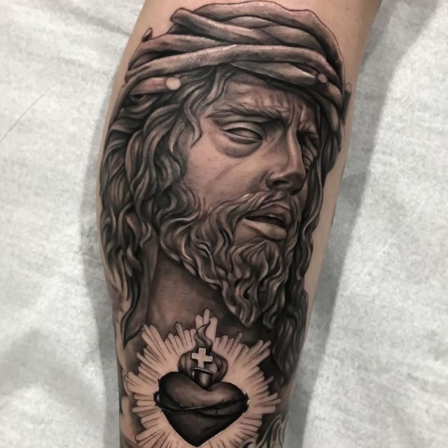 tattoo femenino de jesucristo 11