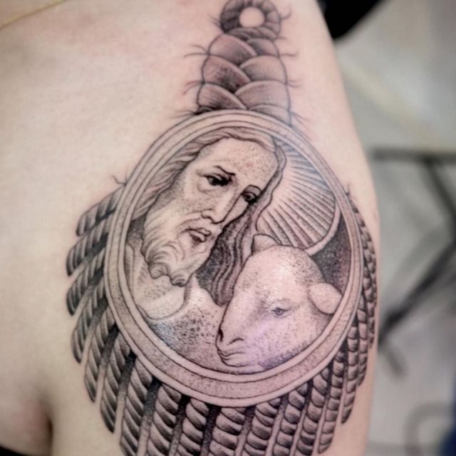 tattoo femenino de jesucristo 12