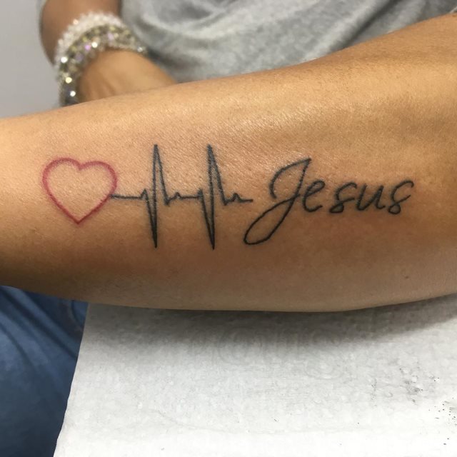tattoo femenino de jesucristo 17