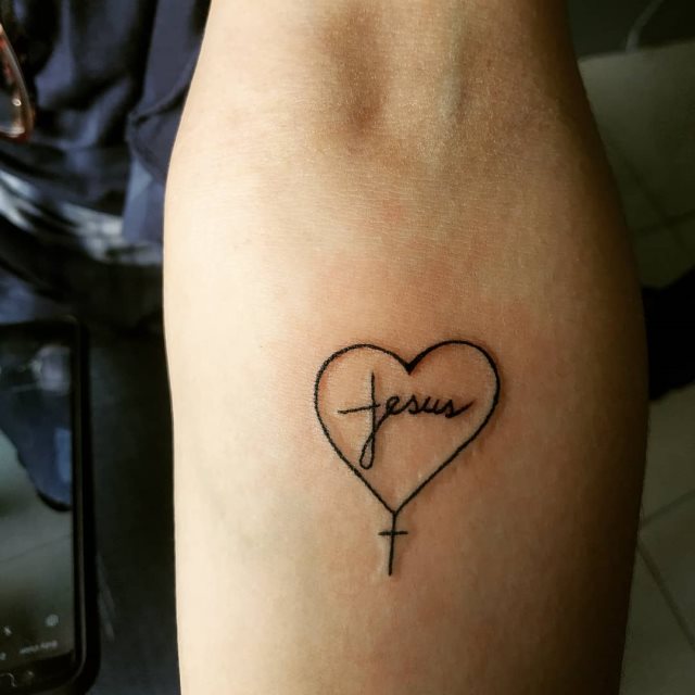 tattoo femenino de jesucristo 21