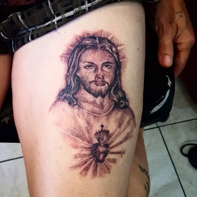 tattoo femenino de jesucristo 45
