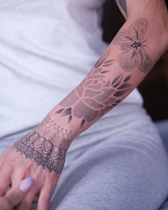 tattoo femenino de manga 69