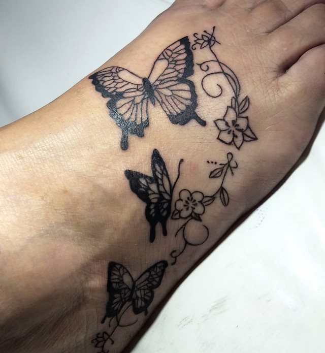 tattoo femenino de mariposa 105