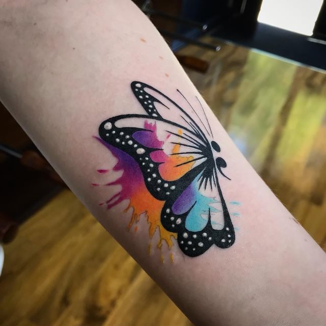 tattoo femenino de mariposa 107