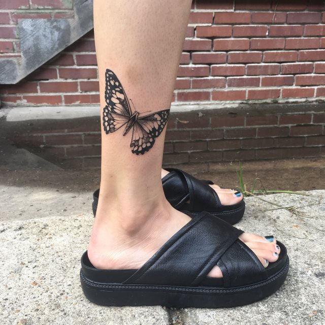 tattoo femenino de mariposa 110