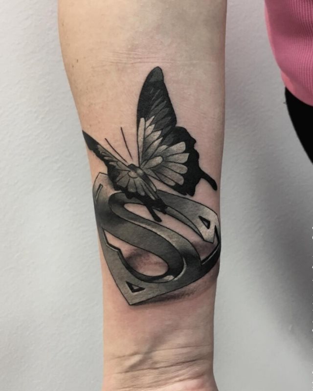 tattoo femenino de mariposa 111