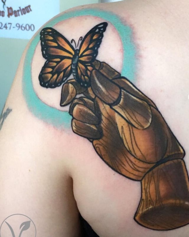 tattoo femenino de mariposa 114