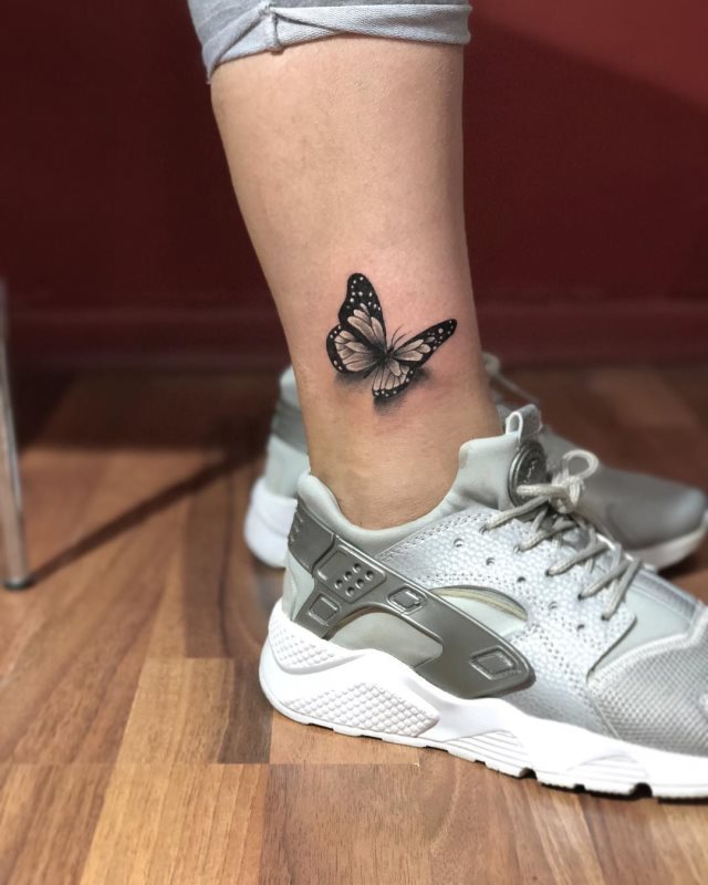tattoo femenino de mariposa 116