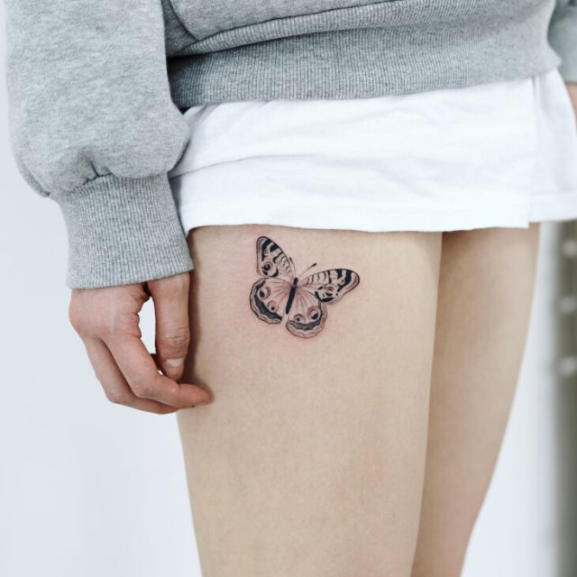 tattoo femenino de mariposa 117