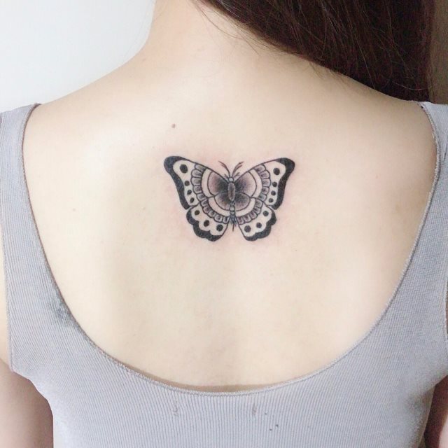 tattoo femenino de mariposa 12