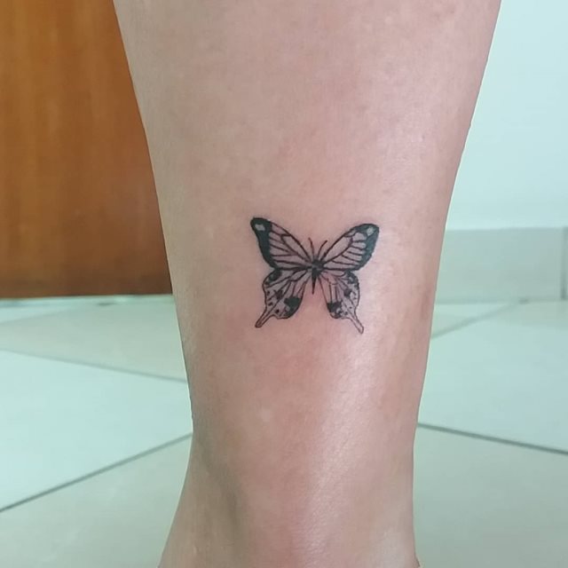 tattoo femenino de mariposa 124
