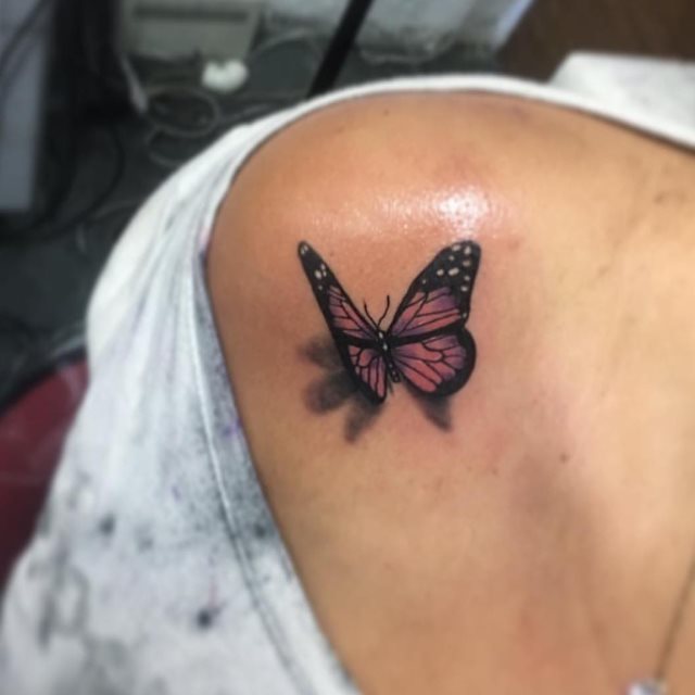 tattoo femenino de mariposa 127