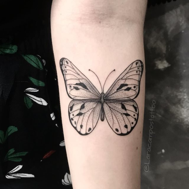 tattoo femenino de mariposa 13