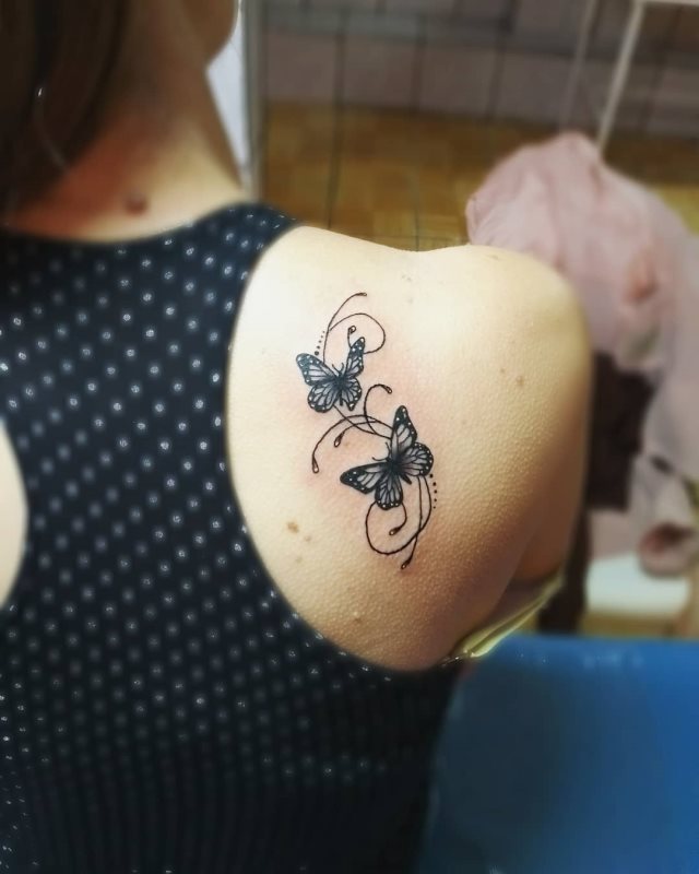 tattoo femenino de mariposa 141