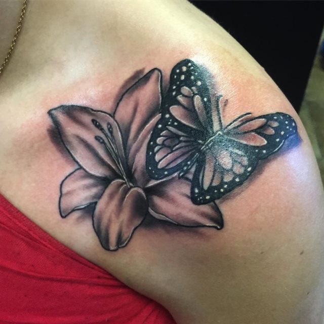 tattoo femenino de mariposa 143