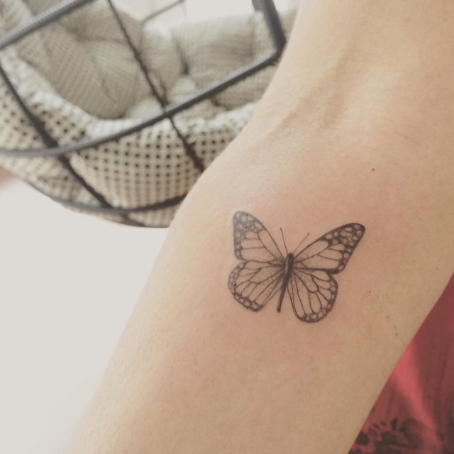 tattoo femenino de mariposa 147