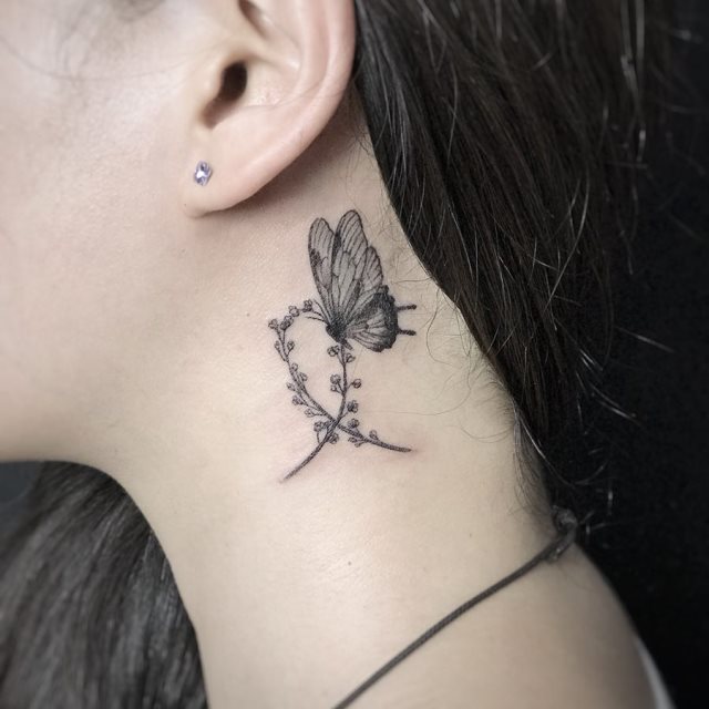 tattoo femenino de mariposa 154