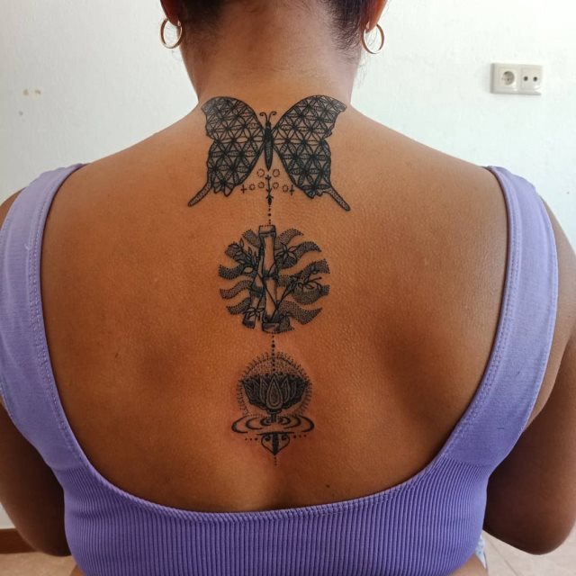 tattoo femenino de mariposa 159