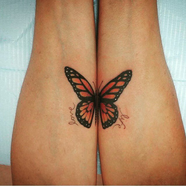 tattoo femenino de mariposa 16