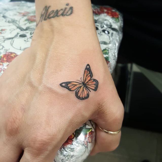 tattoo femenino de mariposa 160