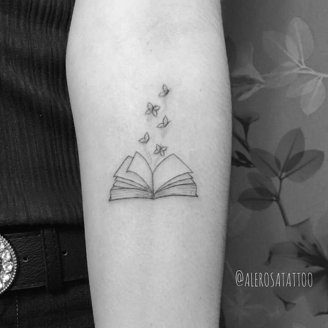 tattoo femenino de mariposa 162