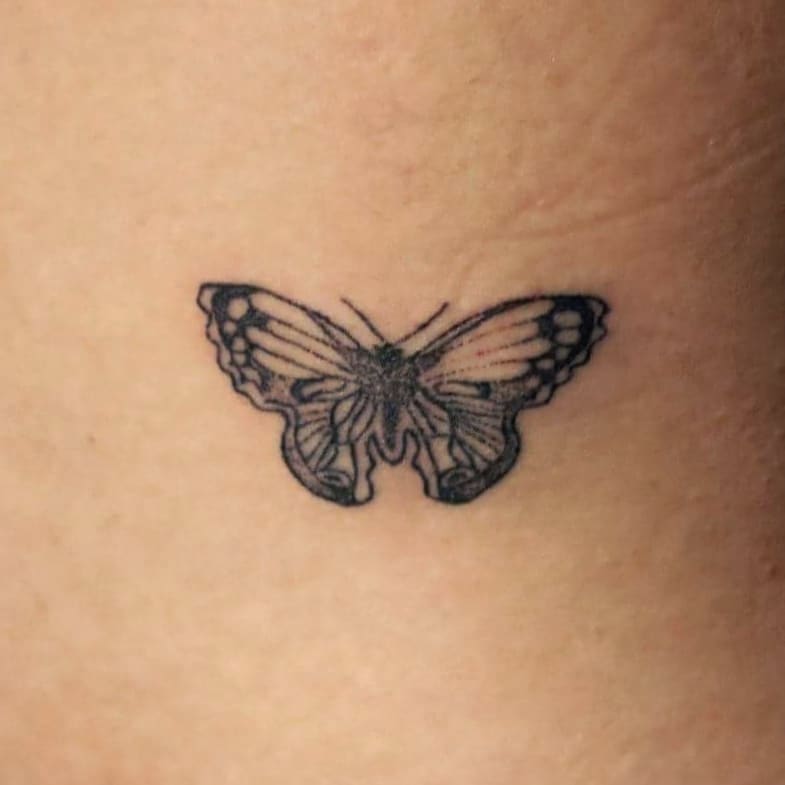 tattoo femenino de mariposa 166