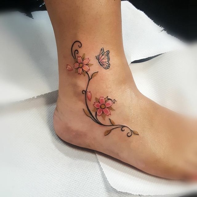 tattoo femenino de mariposa 171