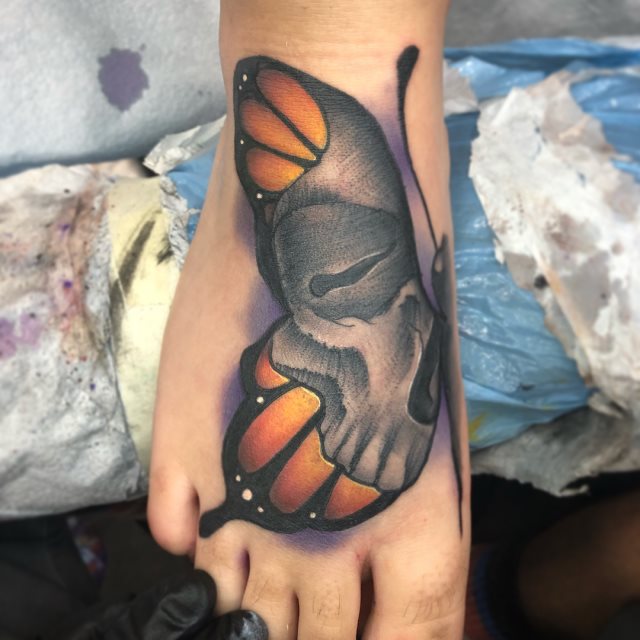 tattoo femenino de mariposa 178