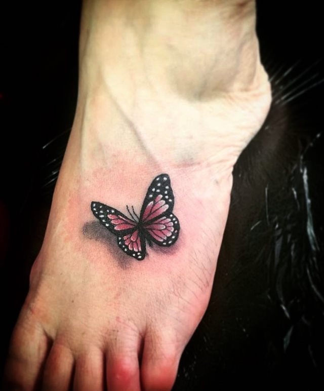 tattoo femenino de mariposa 182