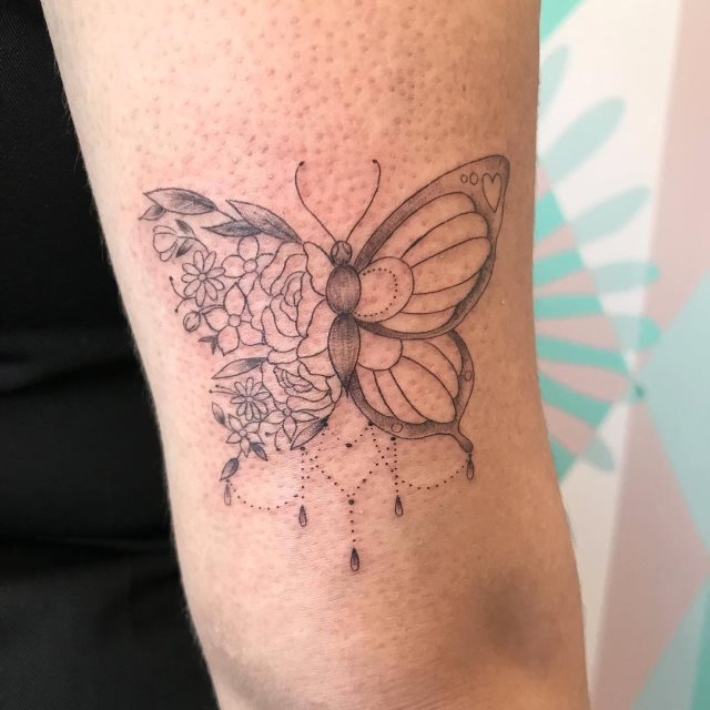 tattoo femenino de mariposa 192
