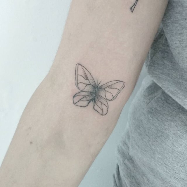 tattoo femenino de mariposa 21