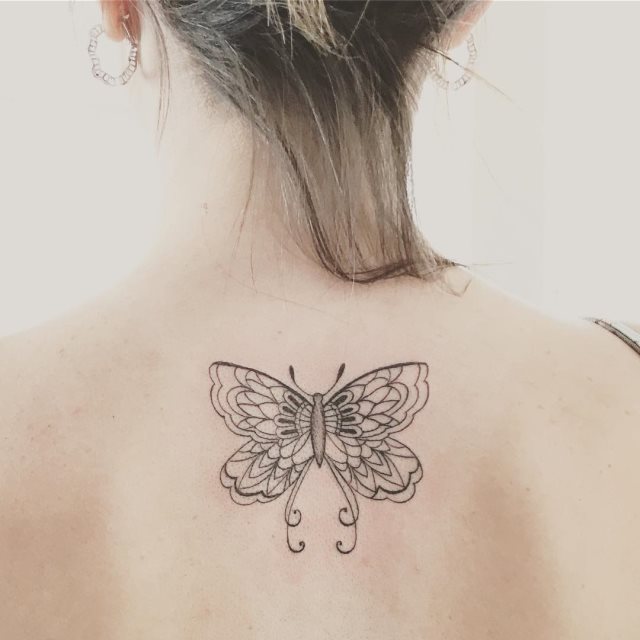 tattoo femenino de mariposa 22