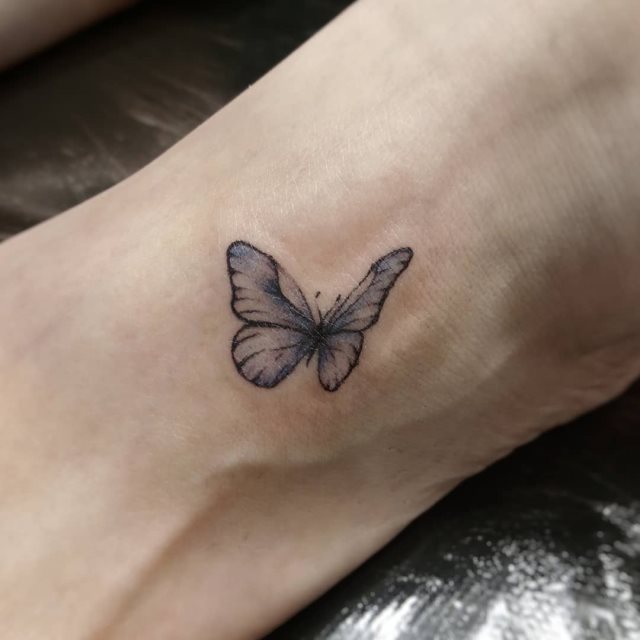 tattoo femenino de mariposa 23