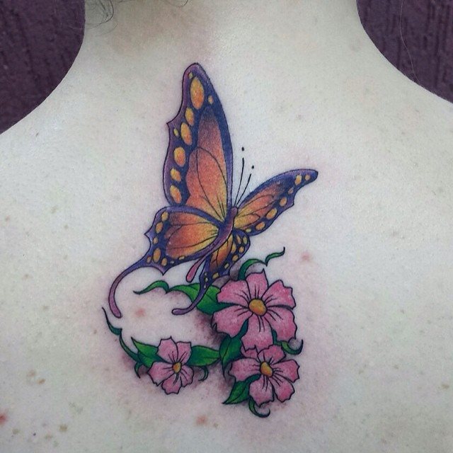 tattoo femenino de mariposa 35