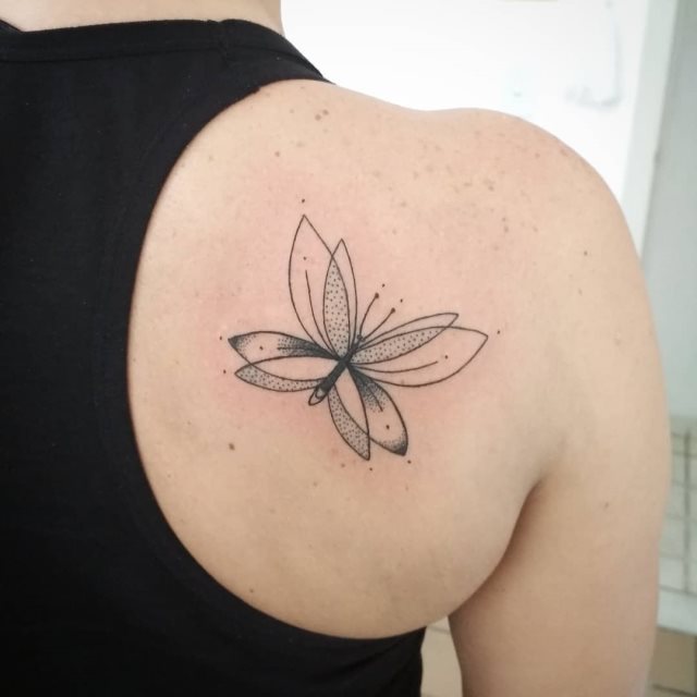 tattoo femenino de mariposa 38