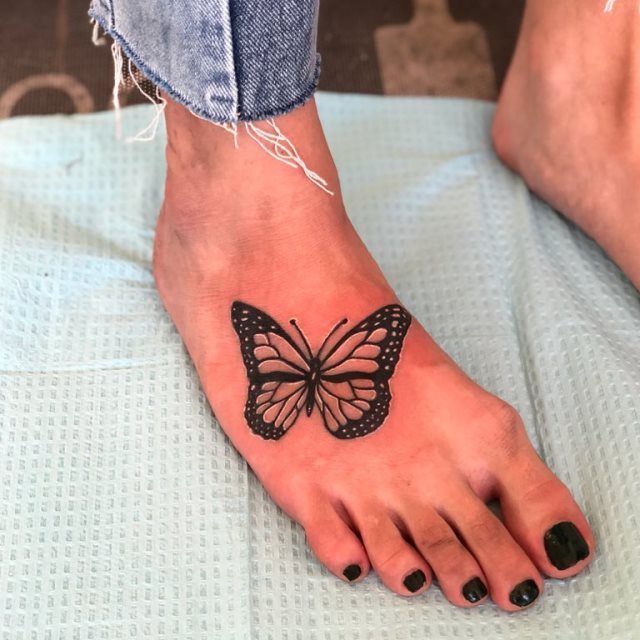 tattoo femenino de mariposa 74
