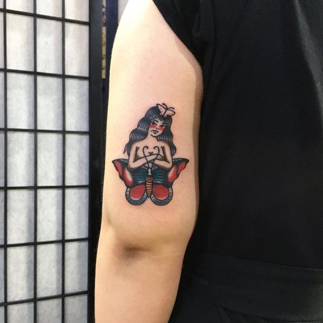 tattoo femenino de mariposa 84