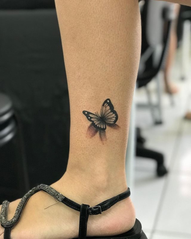 tattoo femenino de mariposa en 3d 09