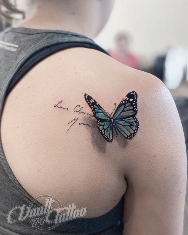 tattoo femenino de mariposa en 3d 13