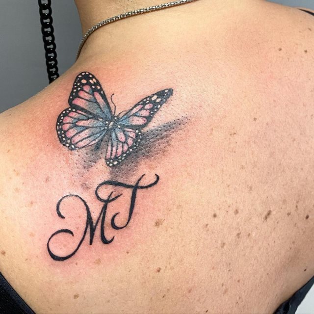 tattoo femenino de mariposa en 3d 16