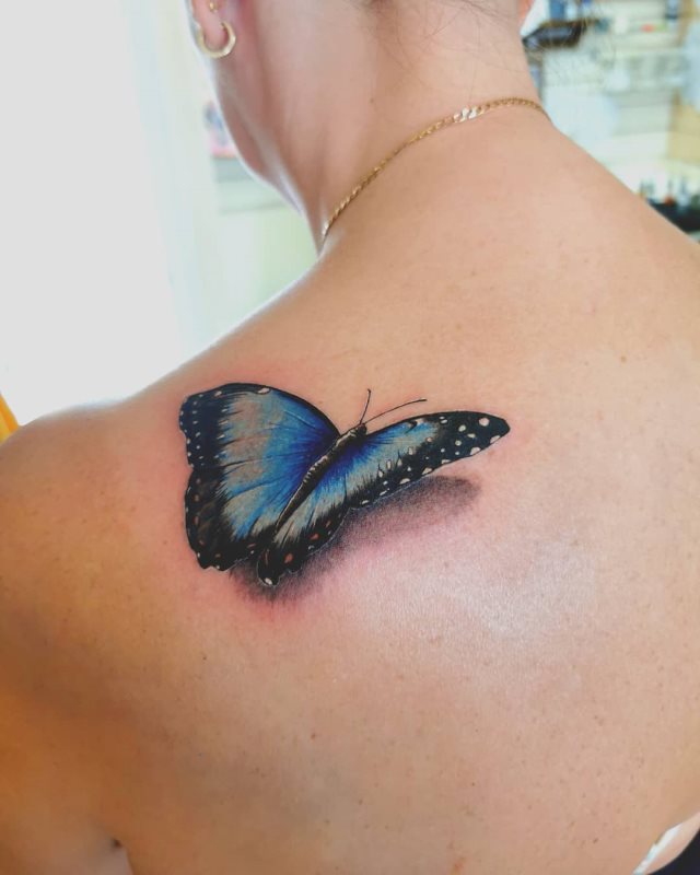 tattoo femenino de mariposa en 3d 29