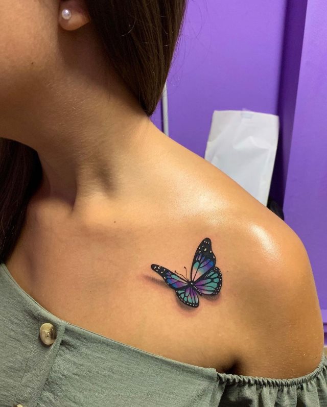 tattoo femenino de mariposa en 3d 45