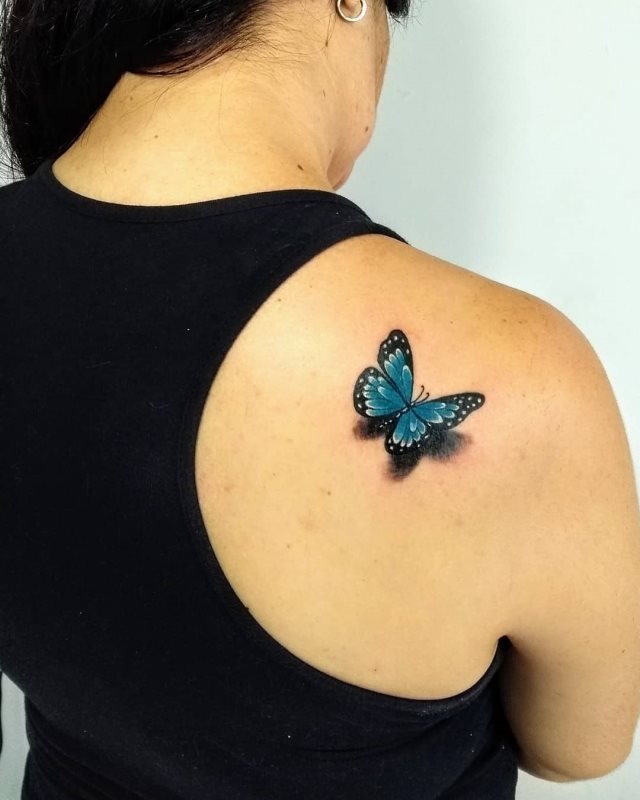tattoo femenino de mariposa en 3d 47