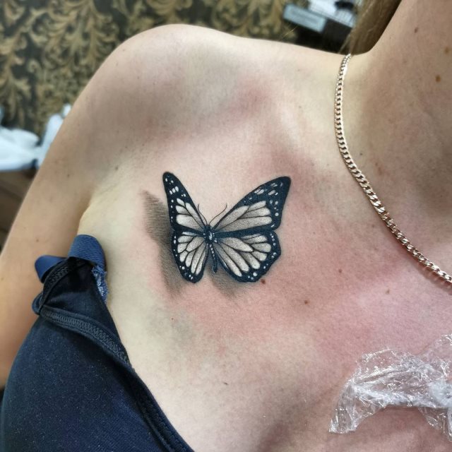 tattoo femenino de mariposa en 3d 56