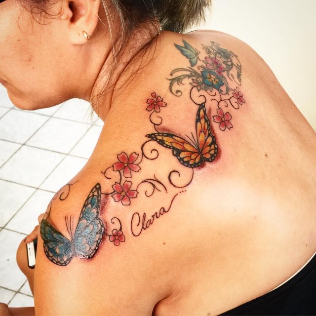 tattoo femenino de mariposa en 3d 63