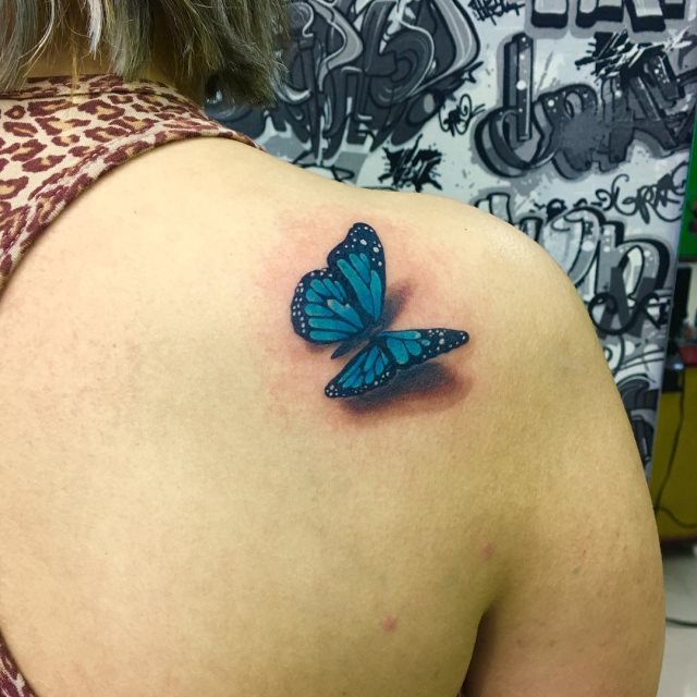 tattoo femenino de mariposa en 3d 76