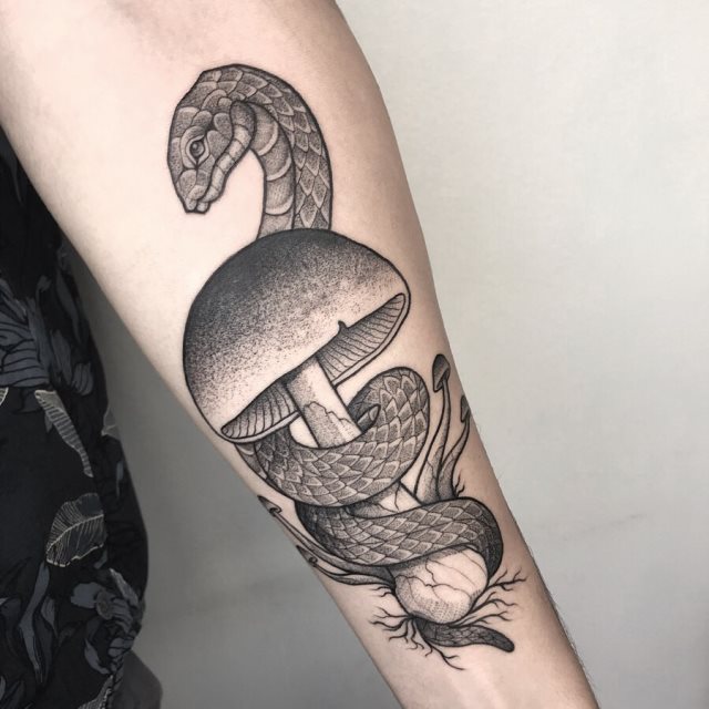 tattoo femenino de serpiente 06