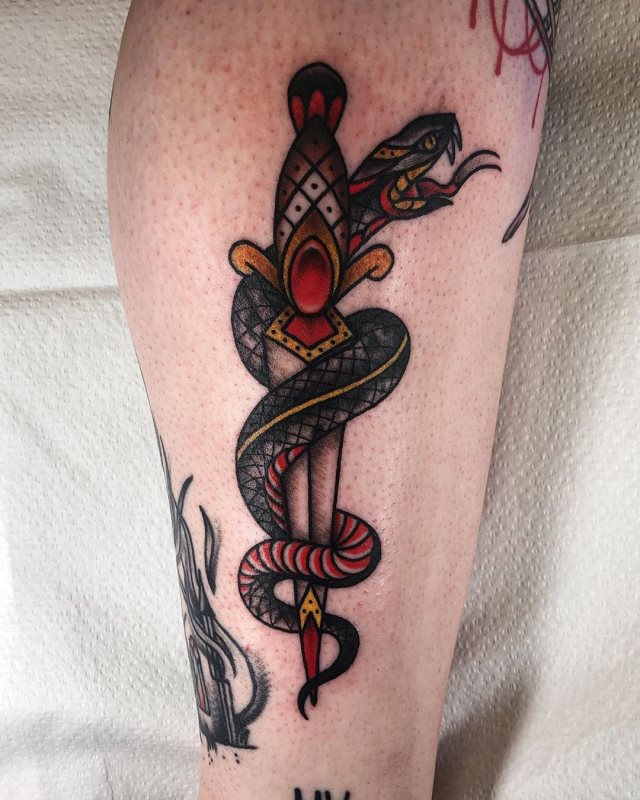 tattoo femenino de serpiente 07