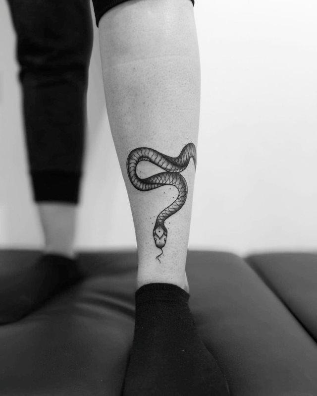 tattoo femenino de serpiente 21